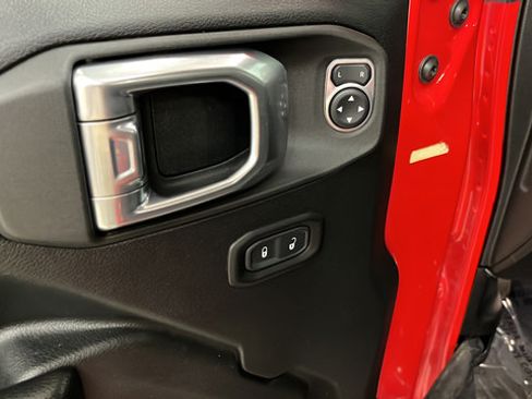 Used 2021 Jeep Wrangler Rubicon AWD/4WD image 20
