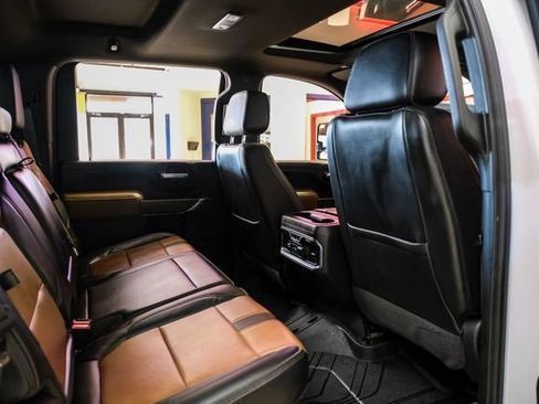 Used 2020 Chevrolet Silverado 3500 High Country image 39