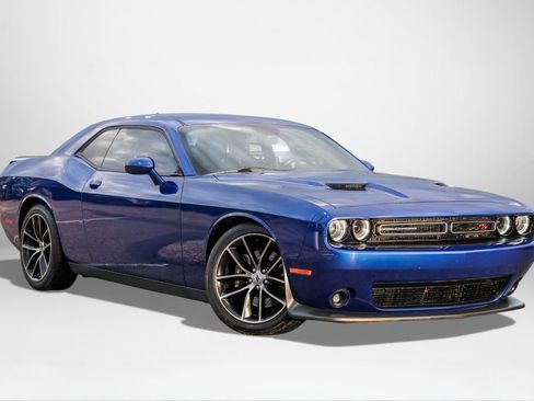Used 2018 Dodge Challenger R/T Scat Pack w/ Leather Interior Group image 4