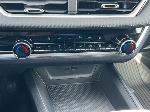 New 2026 Chevrolet Equinox LT w/ Convenience Package II image 12