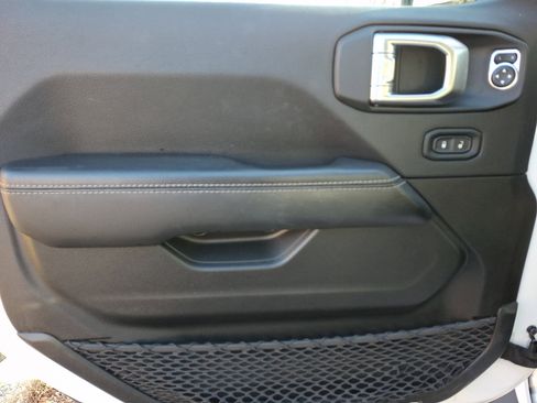 Used 2022 Jeep Gladiator Overland w/ Popular Equipment Package image 13