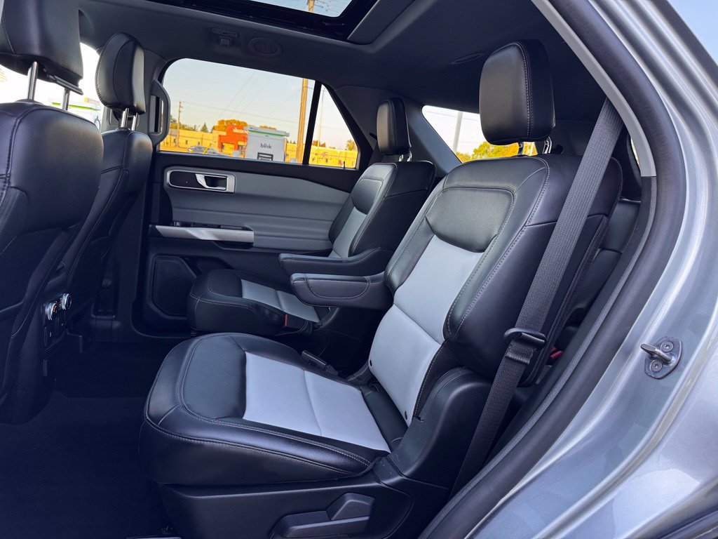 Certified 2024 Ford Explorer XLT w/ Equipment Group 202A AWD/4WD image 11