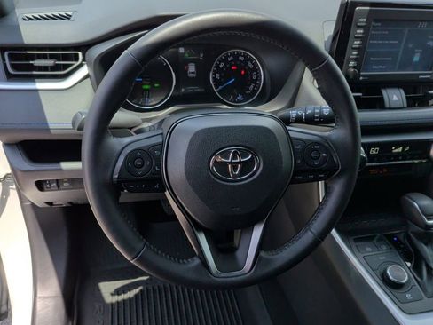 Used 2022 Toyota RAV4 SE AWD/4WD image 16