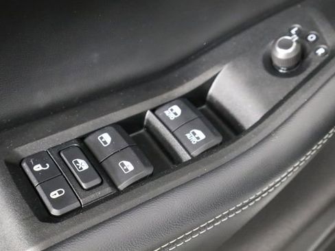 Used 2023 Jeep Grand Cherokee L Limited AWD/4WD image 22