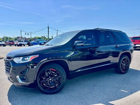 Used 2020 Chevrolet Traverse Premier w/ Redline Edition FWD image 3