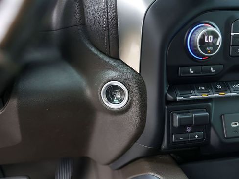 Used 2020 Chevrolet Silverado 1500 RST w/ Texas Edition image 21