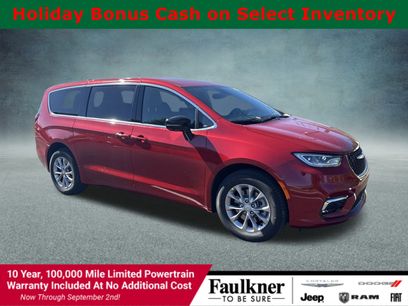 New 2026 Chrysler Pacifica Select