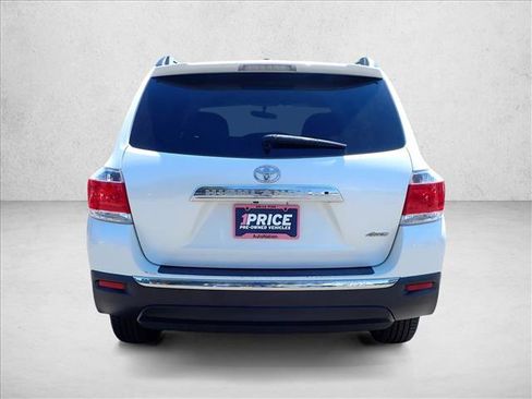 Used 2012 Toyota Highlander 4WD w/ Tech Pkg image 3