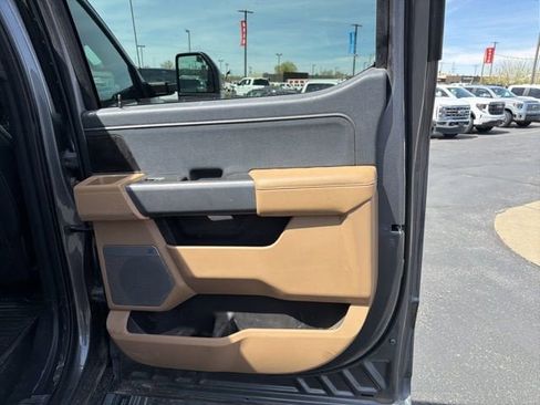 Used 2025 Ford F350 Lariat w/ Black Appearance Package AWD/4WD image 34
