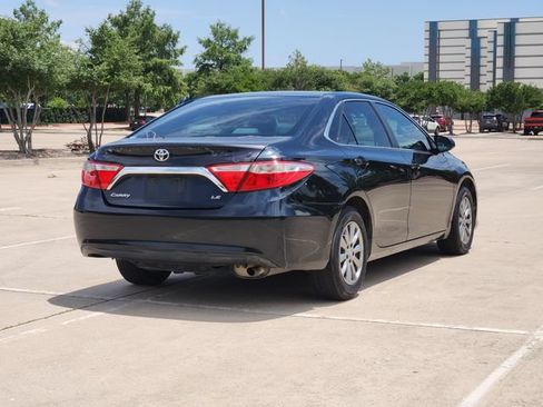 Used 2015 Toyota Camry LE FWD image 5