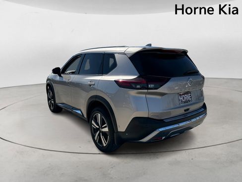 Used 2021 Nissan Rogue Platinum image 5