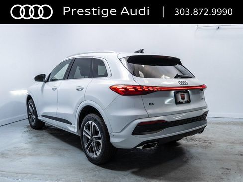 Used 2025 Audi Q5 Premium w/ Convenience Package AWD/4WD image 3