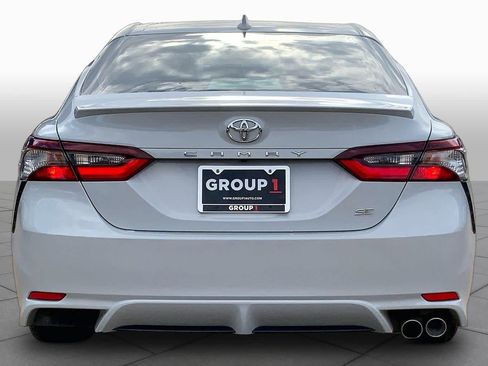 Used 2023 Toyota Camry SE FWD image 5