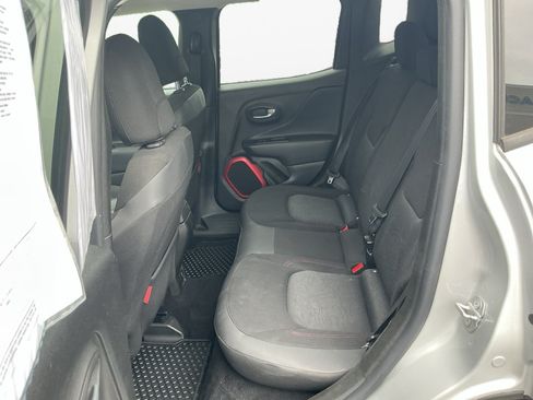 Used 2017 Jeep Renegade Trailhawk AWD/4WD image 16