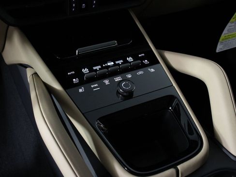New 2026 Porsche Cayenne image 14