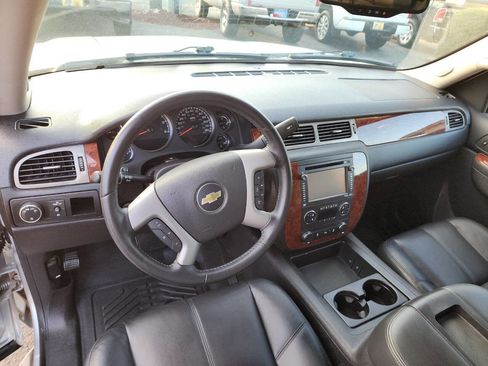 Used 2013 Chevrolet Avalanche LT image 19