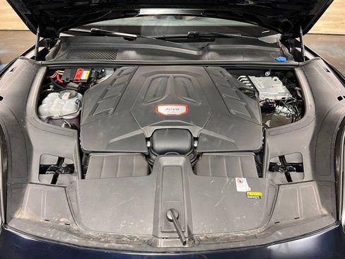 Used 2022 Porsche Cayenne Turbo image 20