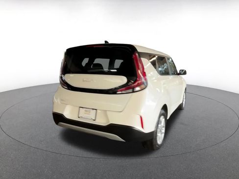 Used 2025 Kia Soul LX w/ LX Technology Package image 12