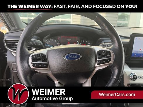 Used 2022 Ford Explorer XLT w/ Equipment Group 202A AWD/4WD image 32