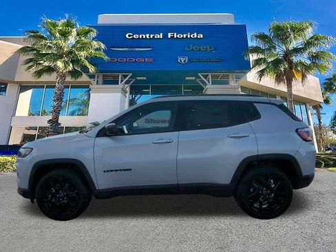 New 2026 Jeep Compass Latitude image 8