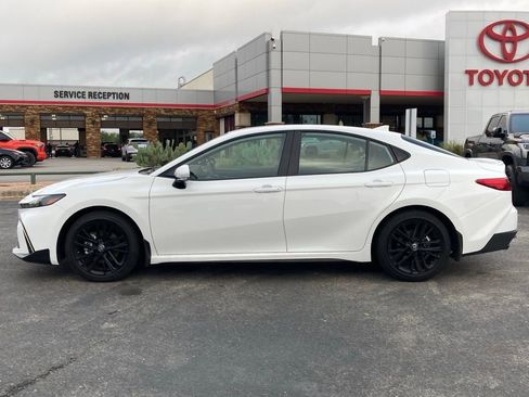 Used 2026 Toyota Camry SE w/ Multimedia Upgrade Package image 8