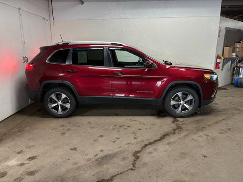 Used 2019 Jeep Cherokee Limited AWD/4WD image 4