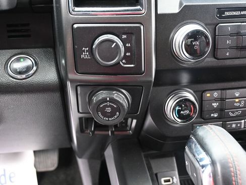 Used 2019 Ford F150 Lariat w/ Equipment Group 502A Luxury AWD/4WD image 14