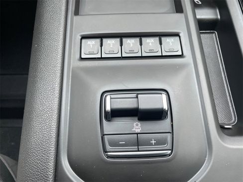 Used 2025 GMC Sierra 2500 AT4 w/ AT4 Premium Plus Package image 15