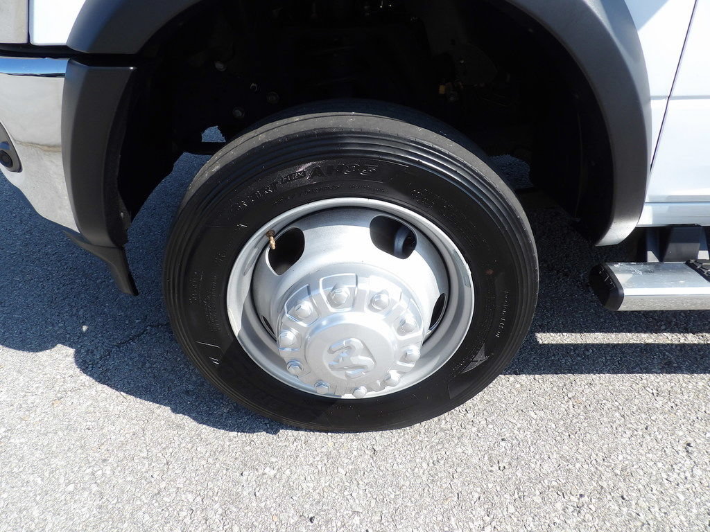 Used 2024 RAM 5500 4x4 Crew Cab image 54