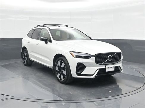 Used 2024 Volvo XC60 T8 Ultimate w/ Protection Package Premier image 8