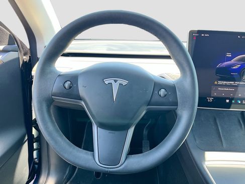 Used 2023 Tesla Model Y Long Range AWD/4WD image 10