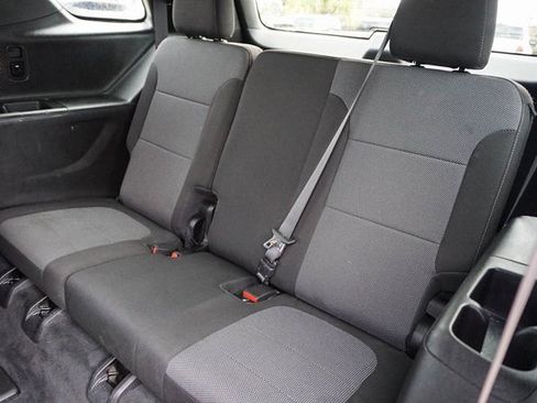 Used 2022 Chevrolet Traverse LT image 13