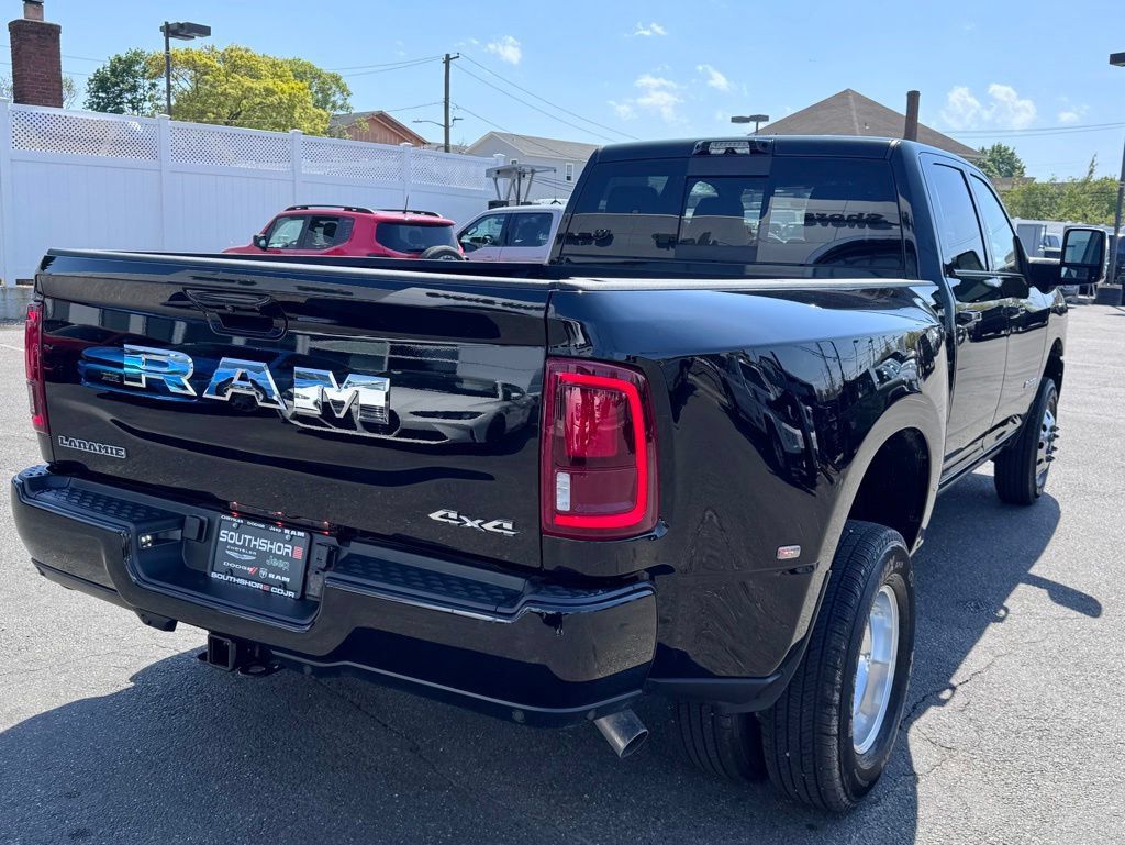 Used 2025 RAM 3500 Limited AWD/4WD image 8