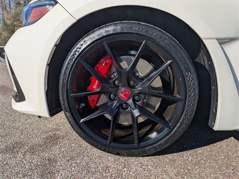 Used 2023 Honda Civic Type R image 10