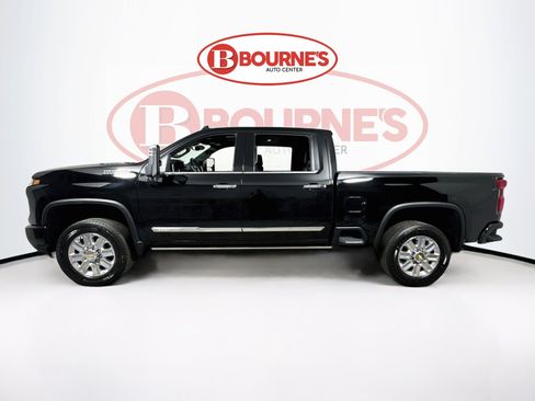 Used 2024 Chevrolet Silverado 3500 High Country w/ Technology Package AWD/4WD image 9