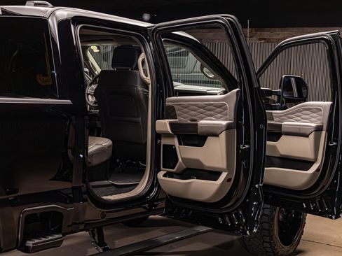 Used 2026 Ford F250 Platinum w/ Platinum Plus Package image 30