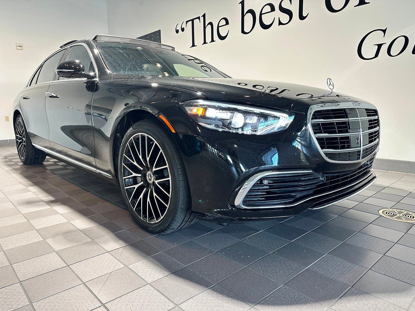 Used 2023 Mercedes-Benz S 580 4MATIC Sedan image 1