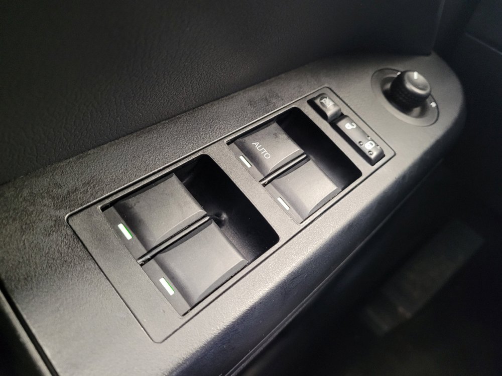 Used 2014 Jeep Patriot High Altitude FWD image 27