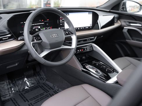 New 2025 Audi Q5 Premium image 10