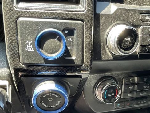 Used 2019 Ford F150 Lariat w/ Equipment Group 502A Luxury AWD/4WD image 26