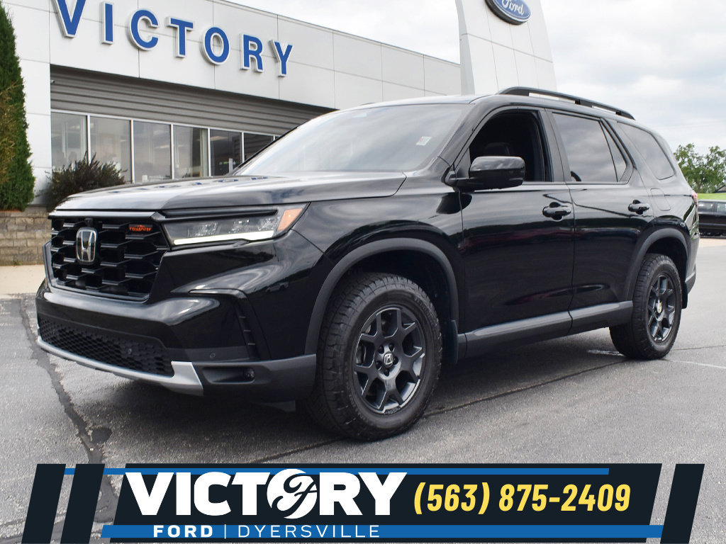 Used 2025 Honda Pilot TrailSport image 1