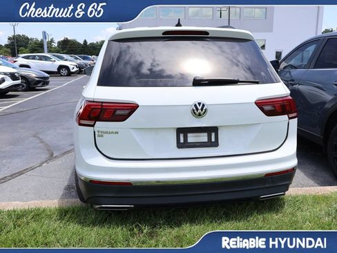 Used 2020 Volkswagen Tiguan SE w/ Panoramic Sunroof Package FWD image 18