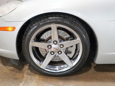 Used 2006 Chevrolet Corvette Coupe w/ Preferred Equipment Group RWD image 59