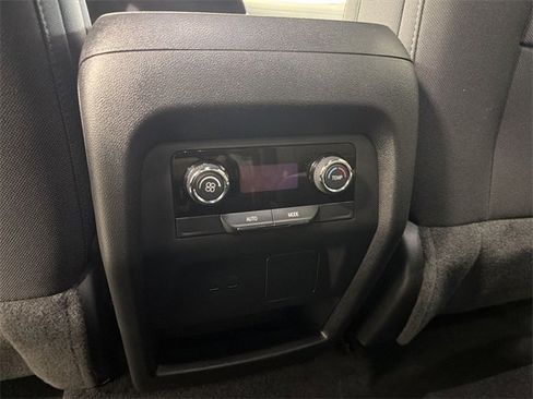 Certified 2025 Chevrolet Traverse LT image 20