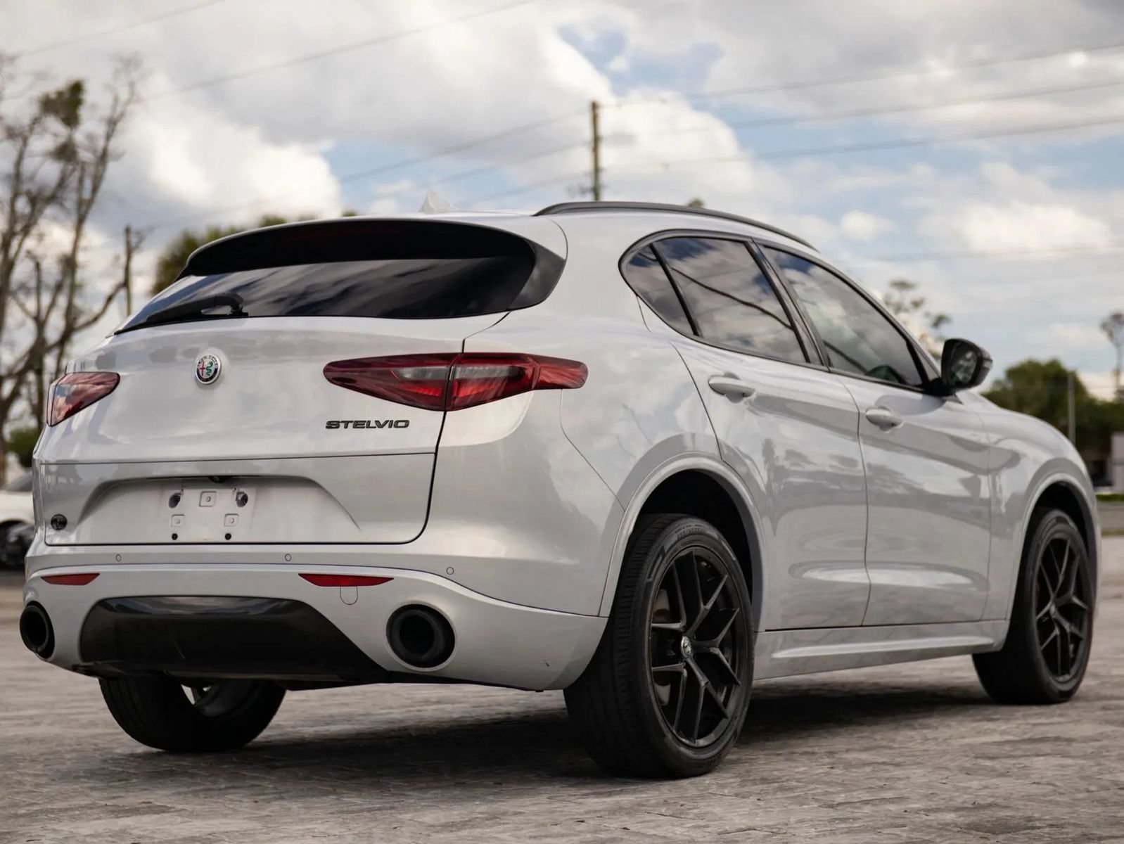 Used 2020 Alfa Romeo Stelvio Sport w/ Quick Order Package 22K Sport RWD image 13