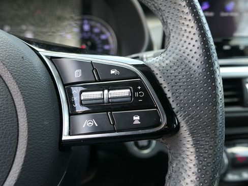 Used 2023 Kia Forte GT-Line w/ GT-Line Premium Package FWD image 16