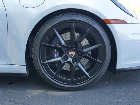 Used 2025 Porsche 911 Carrera T RWD image 32