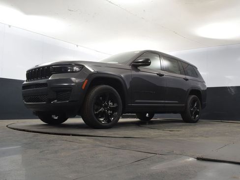 New 2025 Jeep Grand Cherokee L Altitude image 47