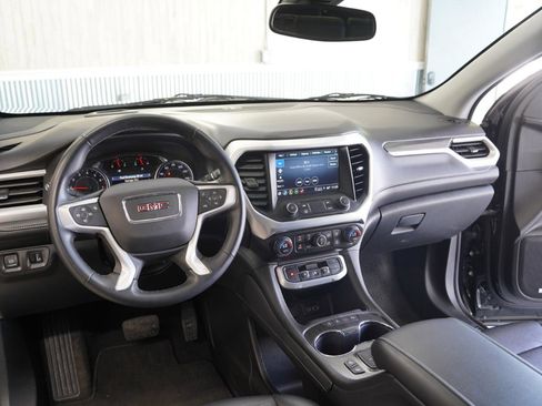 Used 2023 GMC Acadia SLT image 11