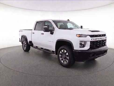 Used 2021 Chevrolet Silverado 2500 Custom w/ Custom Value Package AWD/4WD image 3